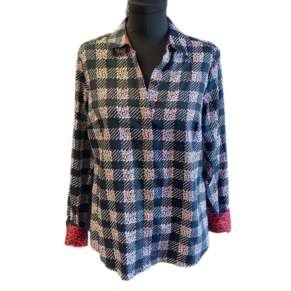 Foxcroft Shaped Wrinkle Free Button Down Top